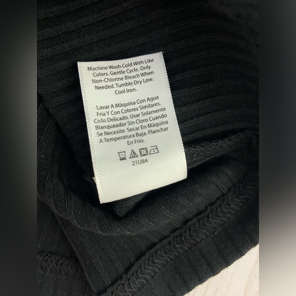 Lot of 2 Cropped Size L 12-14 Black Long Sleeve Tops Sweatshirt & Ribbed Shirt - Picture 5 of 10